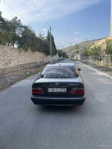 Mercedes E 280 2001, 393,700 km - 2.8 l - Bakı