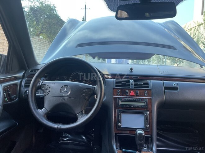 Mercedes E 280 2001, 393,700 km - 2.8 l - Bakı