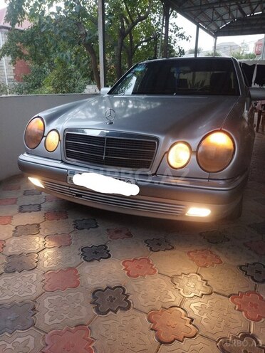 Mercedes E 320 1995, 398,000 km - 3.2 l - Bakı