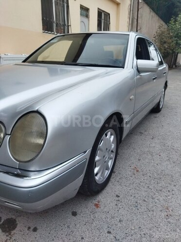 Mercedes E 320 1995, 398,000 km - 3.2 l - Bakı