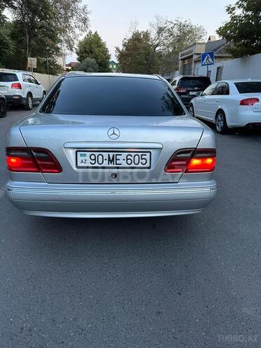 Mercedes E 240 2001, 285,340 km - 2.4 l - Bakı
