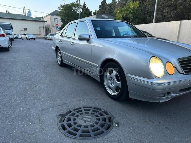 Mercedes E 240 2001, 285,340 km - 2.4 l - Bakı