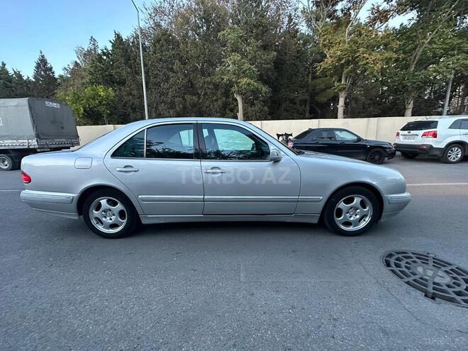 Mercedes E 240 2001, 285,340 km - 2.4 l - Bakı