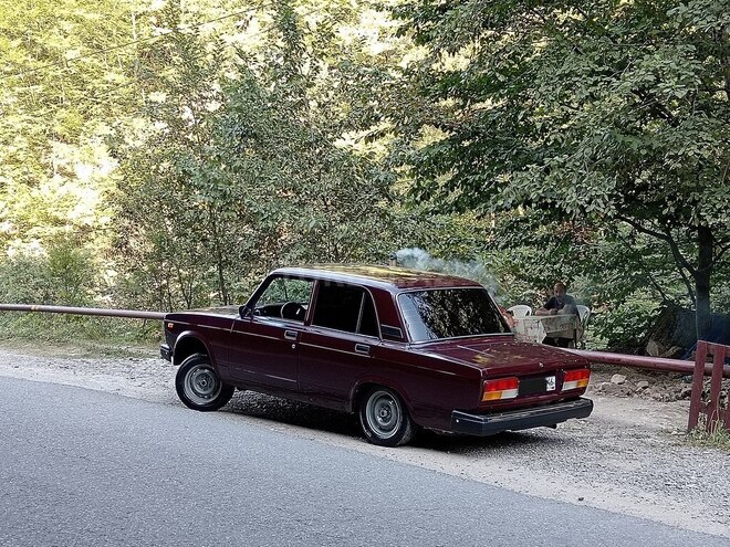 LADA (VAZ) 2105 2009, 13,050 km - 1.6 l - Quba