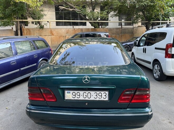 Mercedes E 270 2000, 298,000 km - 2.7 l - Bakı