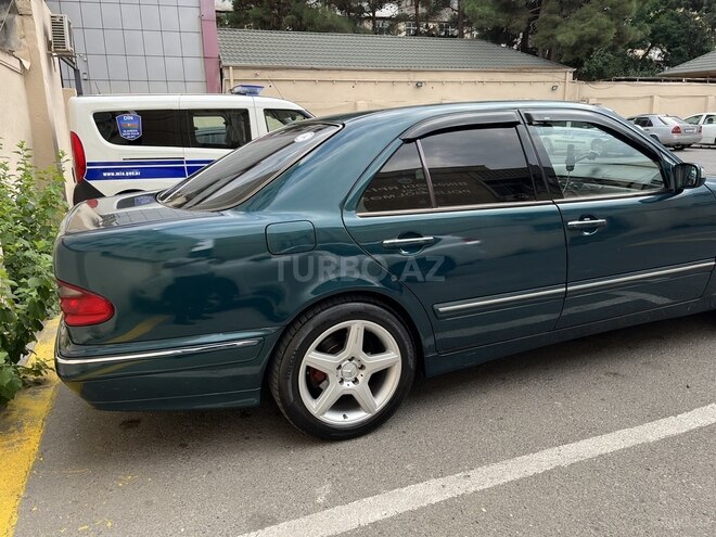 Mercedes E 270 2000, 298,000 km - 2.7 l - Bakı