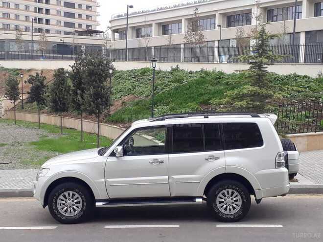 Mitsubishi Pajero 2013, 193,000 km - 3.0 л - Bakı