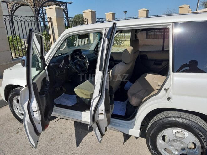 Mitsubishi Pajero io 2001, 290,000 km - 2.0 l - Bakı