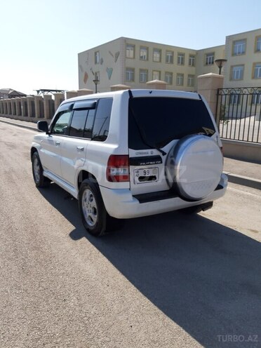 Mitsubishi Pajero io 2001, 290,000 km - 2.0 l - Bakı