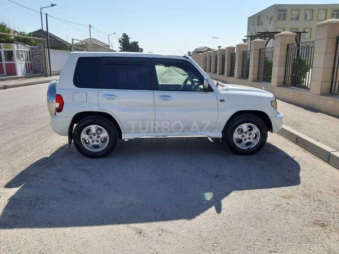 Mitsubishi Pajero io 2001, 290,000 km - 2.0 l - Bakı
