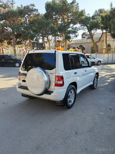 Mitsubishi Pajero io 2001, 290,000 km - 2.0 l - Bakı