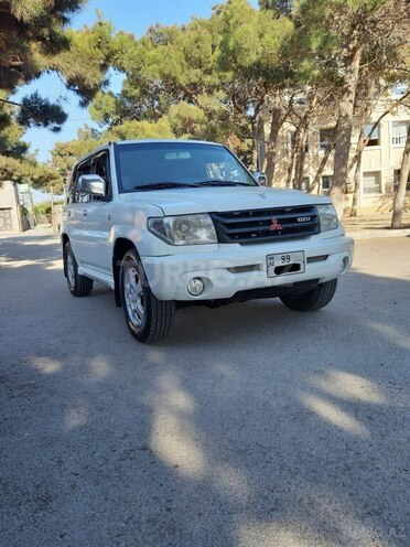 Mitsubishi Pajero io 2001, 290,000 km - 2.0 l - Bakı