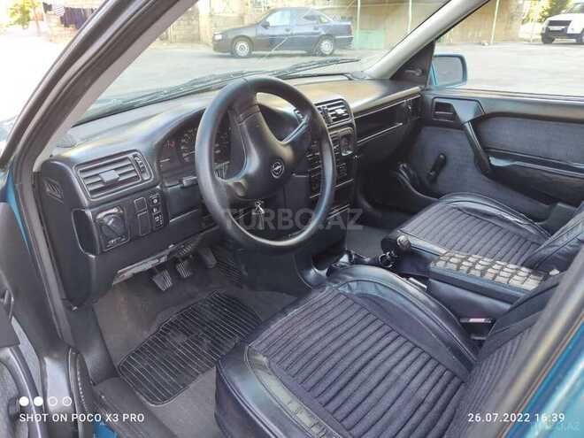 Opel Vectra 1993, 350,000 km - 1.8 l - Zaqatala