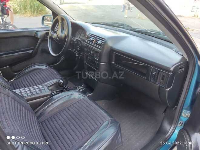 Opel Vectra 1993, 350,000 km - 1.8 l - Zaqatala