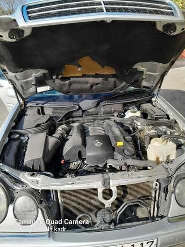 Mercedes E 240 1999, 490,000 km - 2.4 l - Bakı