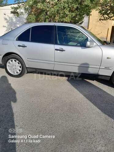 Mercedes E 240 1999, 490,000 km - 2.4 l - Bakı