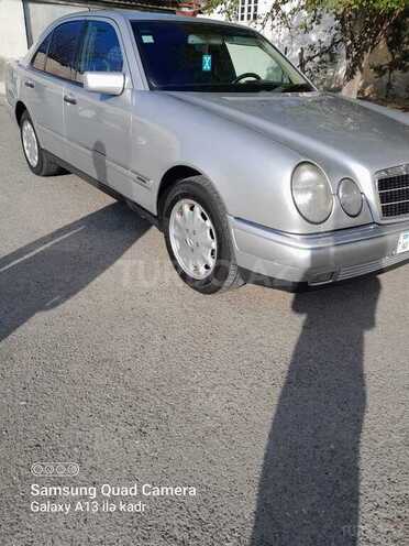 Mercedes E 240 1999, 490,000 km - 2.4 l - Bakı