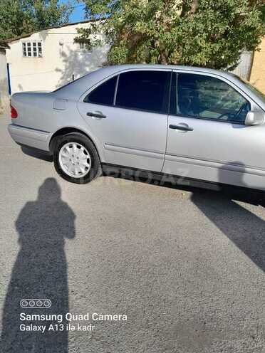 Mercedes E 240 1999, 490,000 km - 2.4 l - Bakı