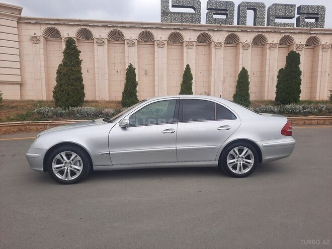 Mercedes E 220 2004, 258,000 km - 2.2 l - Gəncə