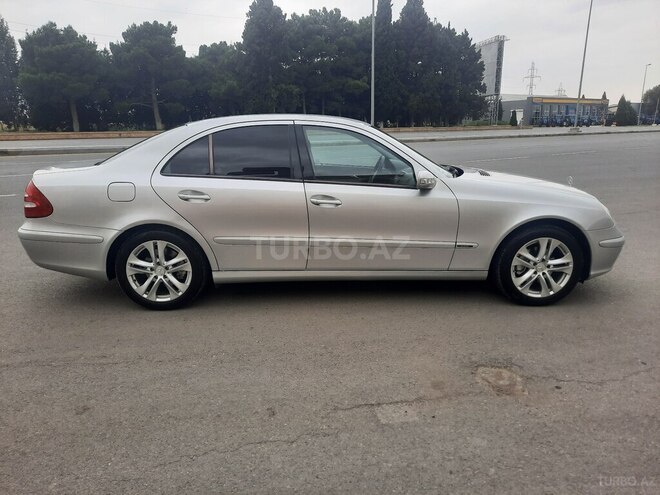 Mercedes E 220 2004, 258,000 km - 2.2 l - Gəncə