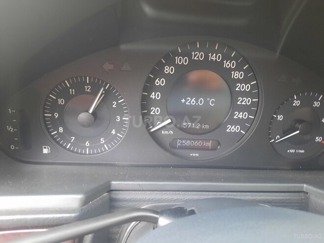 Mercedes E 220 2004, 258,000 km - 2.2 l - Gəncə
