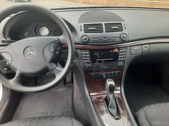 Mercedes E 220 2004, 258,000 km - 2.2 l - Gəncə