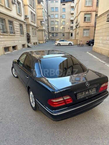 Mercedes E 280 1999, 350,000 km - 2.8 l - Bakı