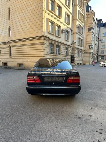 Mercedes E 280 1999, 350,000 km - 2.8 l - Bakı