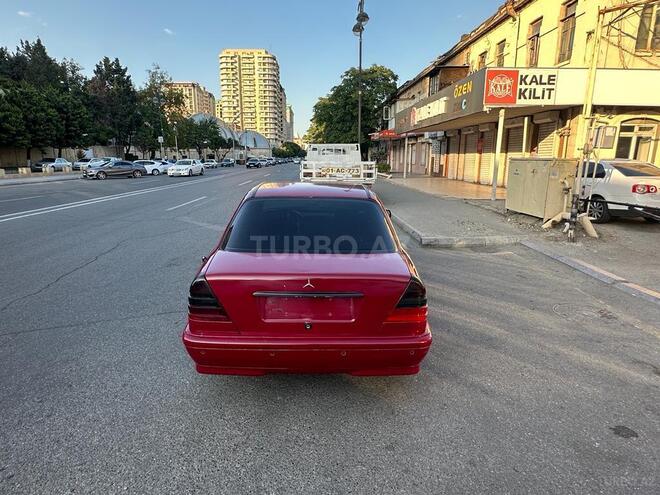 Mercedes C 250 1995, 253,352 km - 2.5 l - Bakı