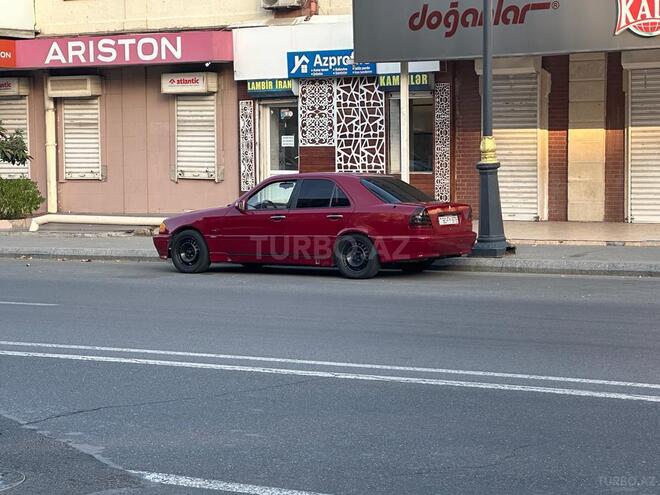 Mercedes C 250 1995, 253,352 km - 2.5 l - Bakı