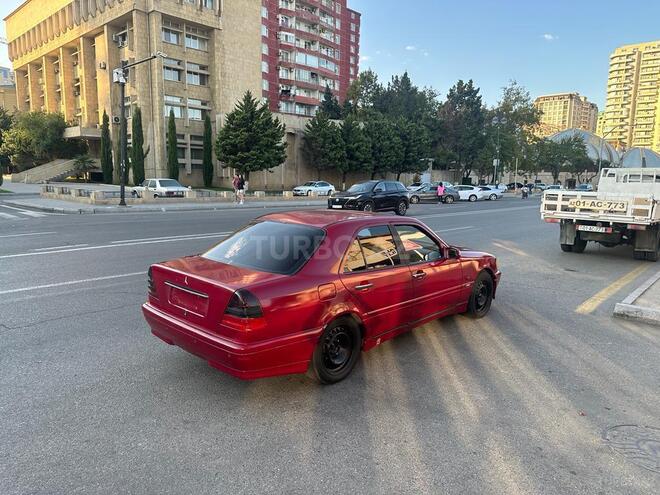 Mercedes C 250 1995, 253,352 km - 2.5 l - Bakı