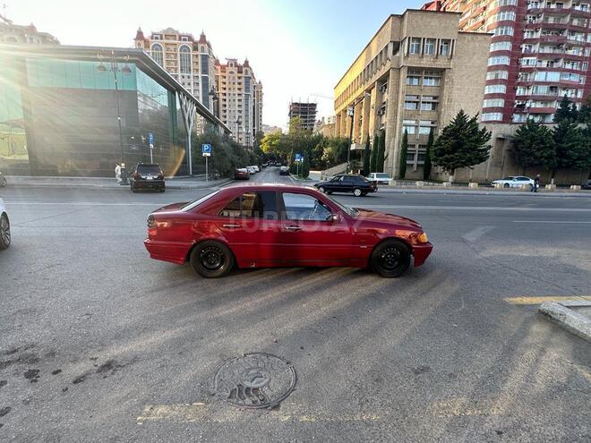 Mercedes C 250 1995, 253,352 km - 2.5 l - Bakı