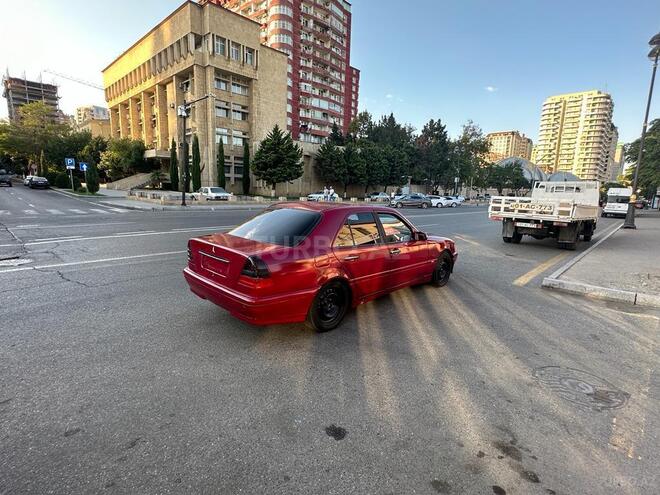 Mercedes C 250 1995, 253,352 km - 2.5 l - Bakı