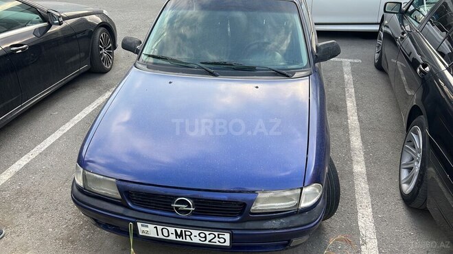 Opel Astra 1995, 999,900 km - 1.6 л - Bakı
