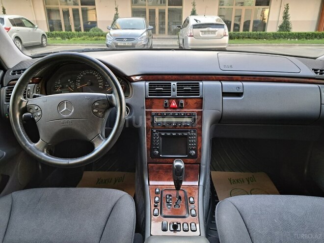 Mercedes E 240 2000, 195,000 km - 2.6 l - Bakı