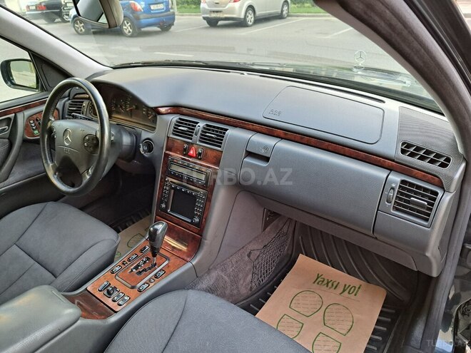 Mercedes E 240 2000, 195,000 km - 2.6 l - Bakı