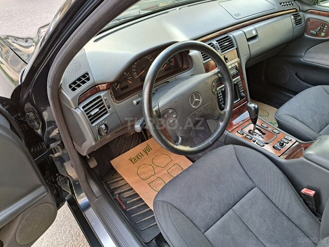 Mercedes E 240 2000, 195,000 km - 2.6 l - Bakı