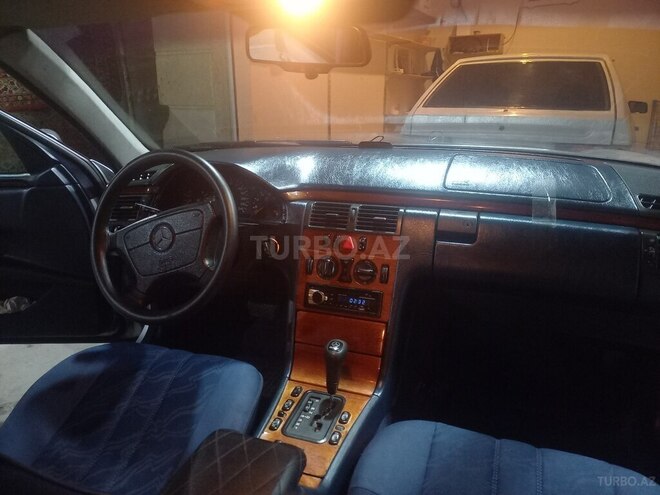 Mercedes E 240 1998, 450,000 km - 2.4 l - Mingəçevir