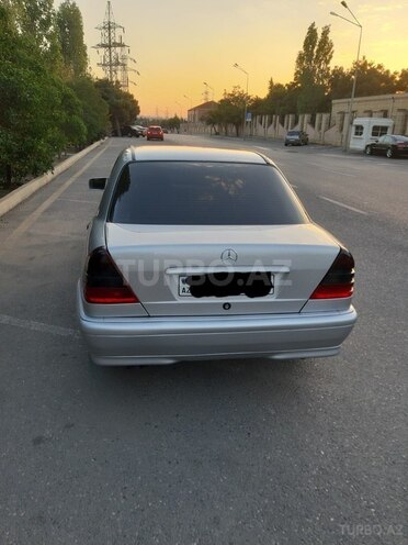Mercedes C 220 2000, 260,000 km - 2.2 l - Bakı