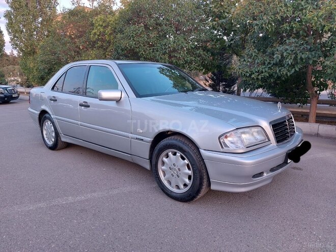 Mercedes C 220 2000, 260,000 km - 2.2 l - Bakı
