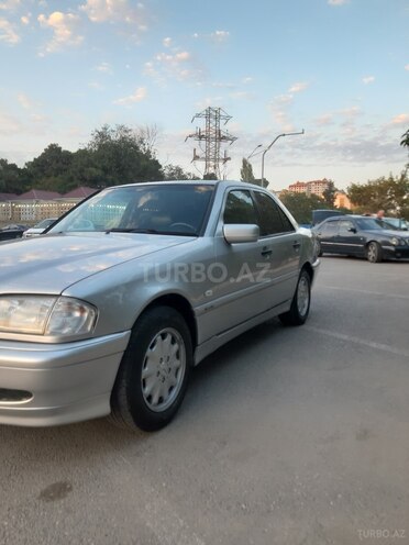 Mercedes C 220 2000, 260,000 km - 2.2 l - Bakı