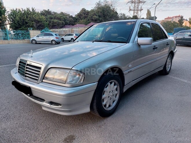 Mercedes C 220 2000, 260,000 km - 2.2 l - Bakı