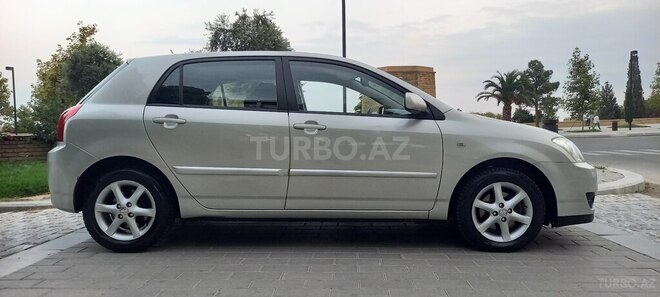 Toyota Corolla 2005, 242,000 km - 1.4 л - Bakı