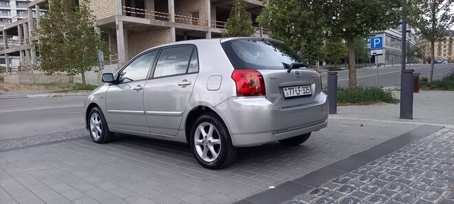 Toyota Corolla 2005, 242,000 km - 1.4 л - Bakı