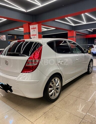 Hyundai i30 2011, 367,000 km - 1.6 л - Bakı