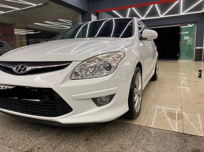 Hyundai i30 2011, 367,000 km - 1.6 л - Bakı