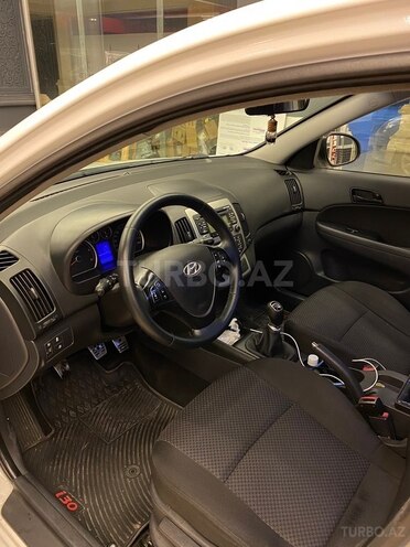 Hyundai i30 2011, 367,000 km - 1.6 л - Bakı