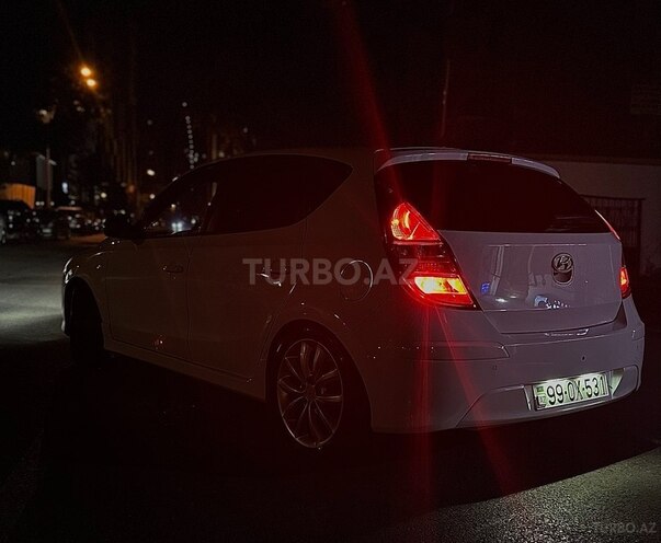 Hyundai i30 2011, 367,000 km - 1.6 л - Bakı