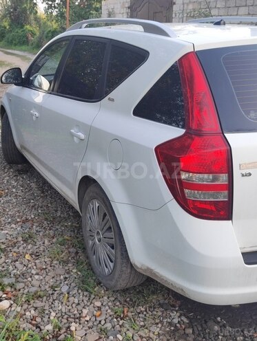 Kia Ceed 2007, 289,000 km - 1.6 l - Quba