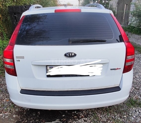 Kia Ceed 2007, 289,000 km - 1.6 l - Quba